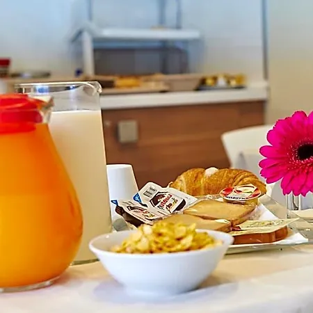 Aleksandr Couette-café 4*